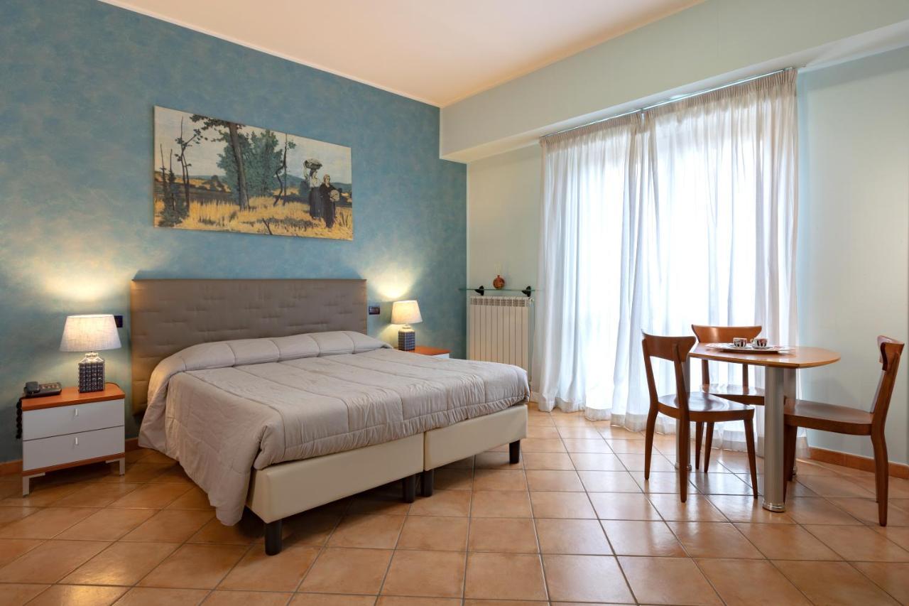 Hotel Azzurro LʼAquila Buitenkant foto