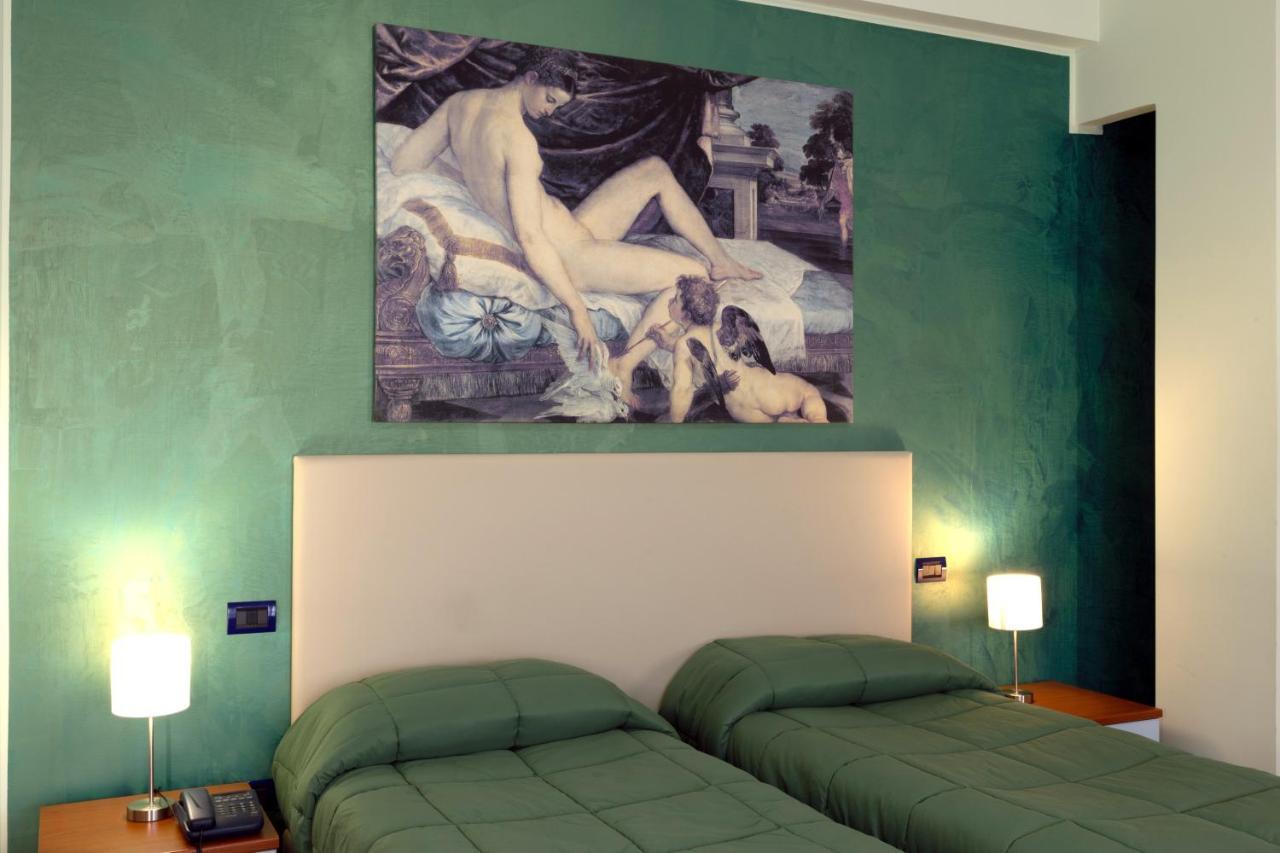 Hotel Azzurro LʼAquila Buitenkant foto