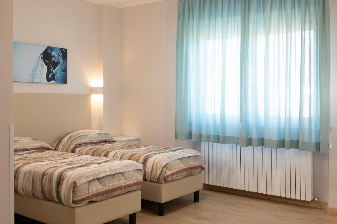 Hotel Azzurro LʼAquila Buitenkant foto