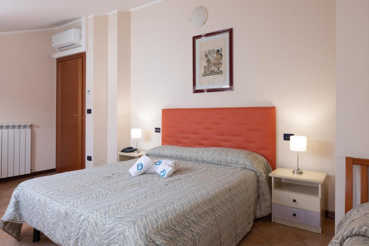 Hotel Azzurro LʼAquila Buitenkant foto
